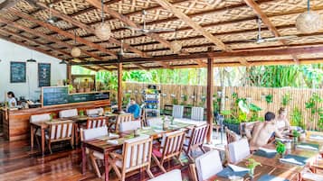 Breakfast, lunch, dinner served; local and international cuisine