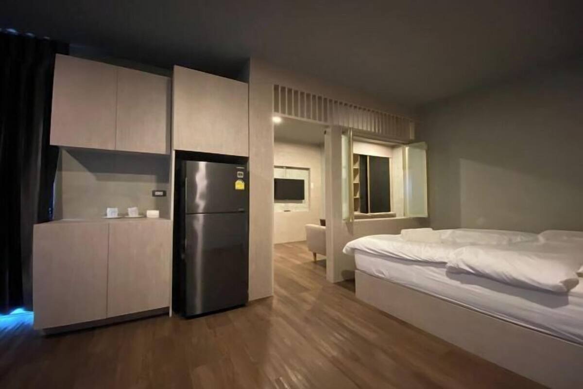 1 bedroom, desk, blackout curtains, free WiFi