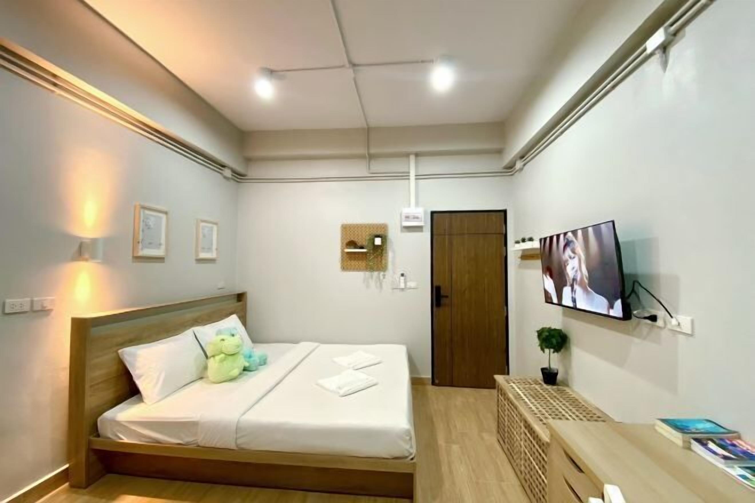 書桌、遮光布/窗簾、免費無線上網、床單