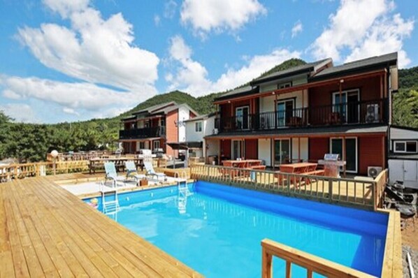 Seasonal outdoor pool