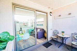 Interior - U101 Brunswick Living First Flor Balcony Close APT n CBD FreeWifi Tram Doorstep (Brunswick West)