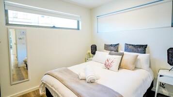 1 dormitori, planxa i posts de planxar, wifi gratuïta i roba de llit