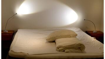 Basic Studio | Individually decorated, individually furnished, soundproofing, free WiFi