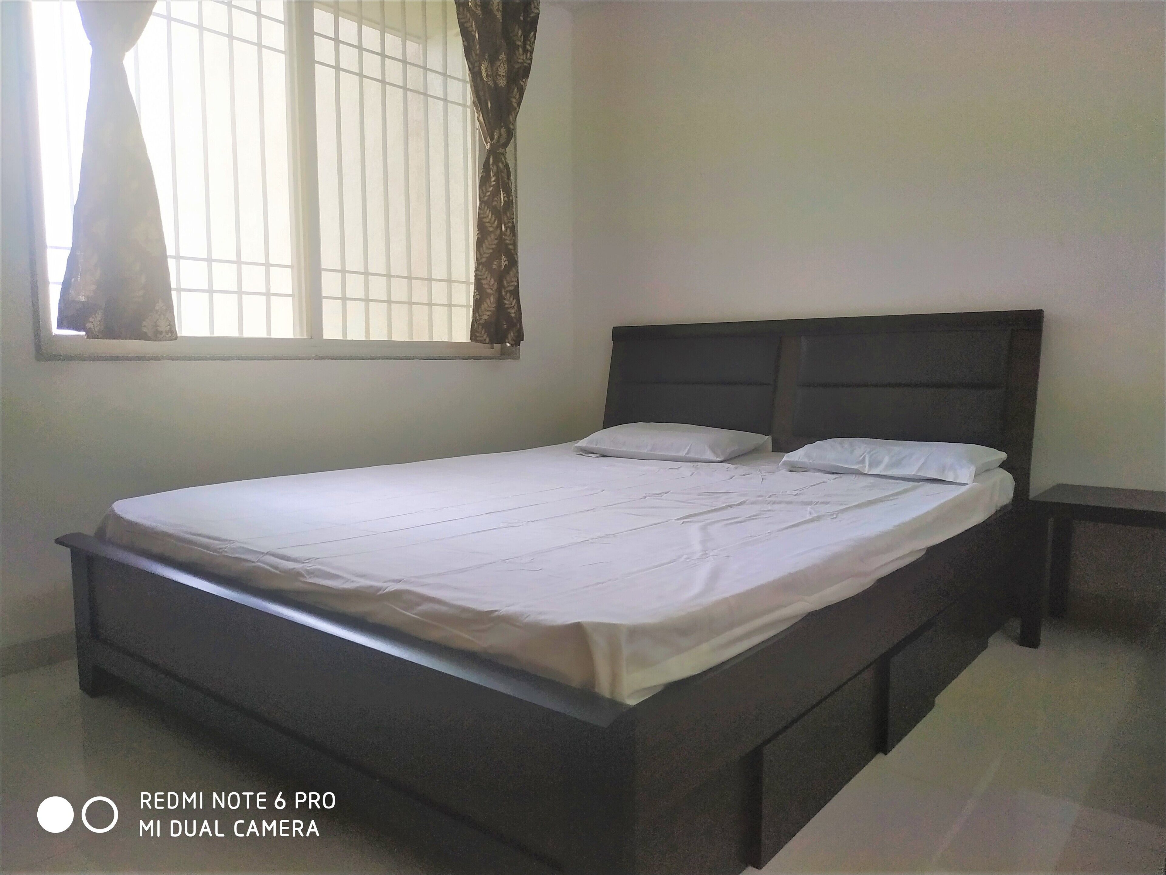 2 Bedroom apartment with balcony.. close to Sula Vinyard