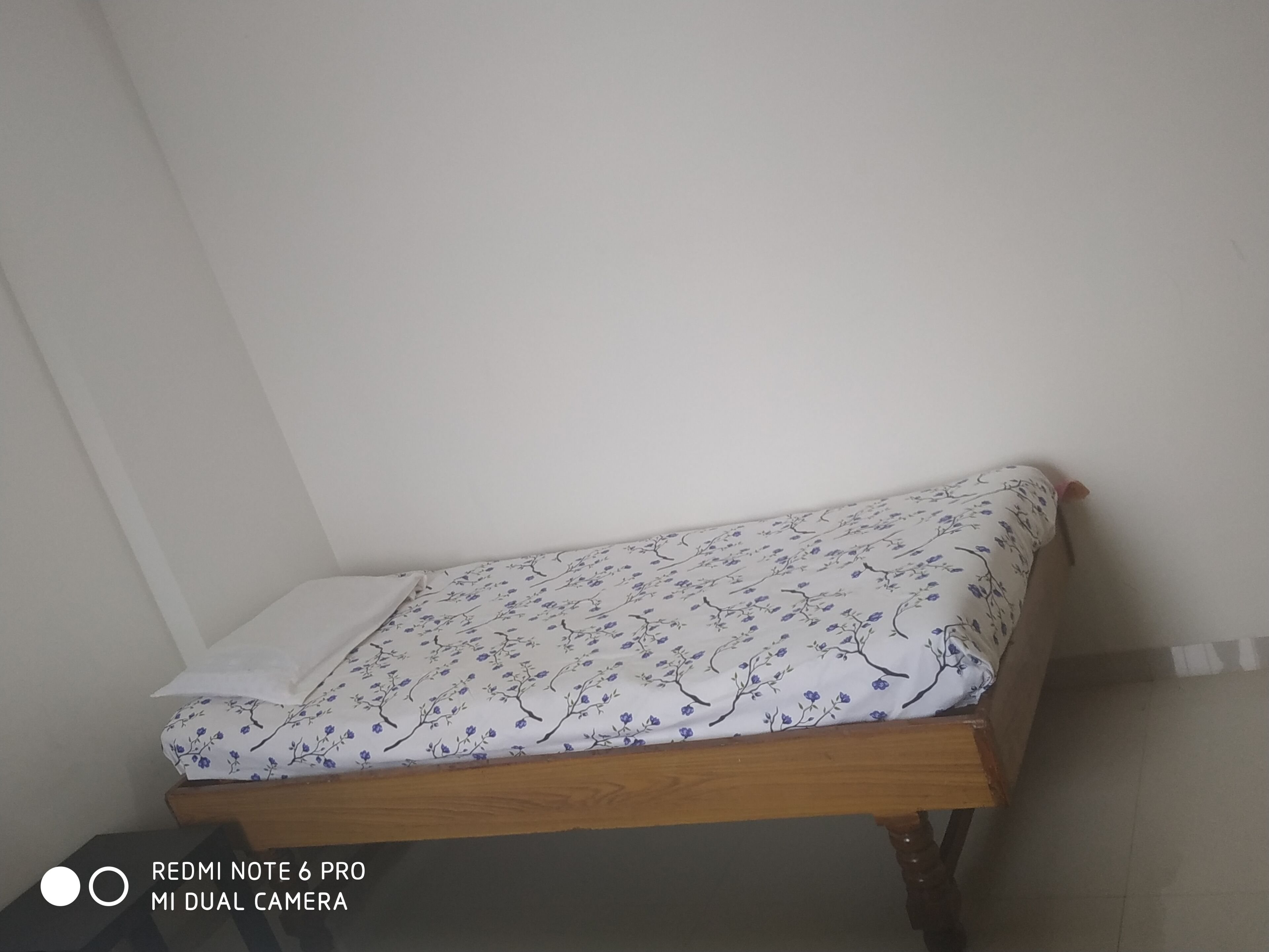 2 Bedroom apartment with balcony.. close to Sula Vinyard