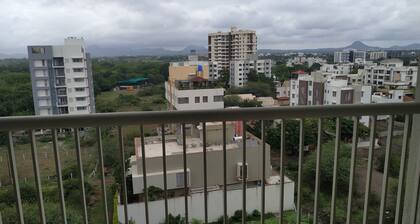 Apartamento de 2 dormitorios con balcón .. cerca de Sula Vinyard
