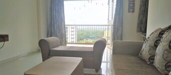 2 Bedroom apartment with balcony.. close to Sula Vinyard