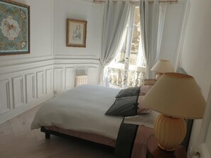 2 slaapkamers, een kluis op de kamer, een strijkplank/strijkijzer