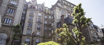 CHARMING APARTMENT 70 m2 located in a private avenue of the 16th arrondissement