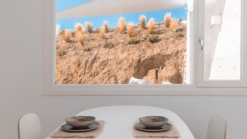 Ropa de cama de alta calidad, caja fuerte, escritorio