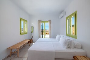 Premium bedding, in-room safe, desk, laptop workspace