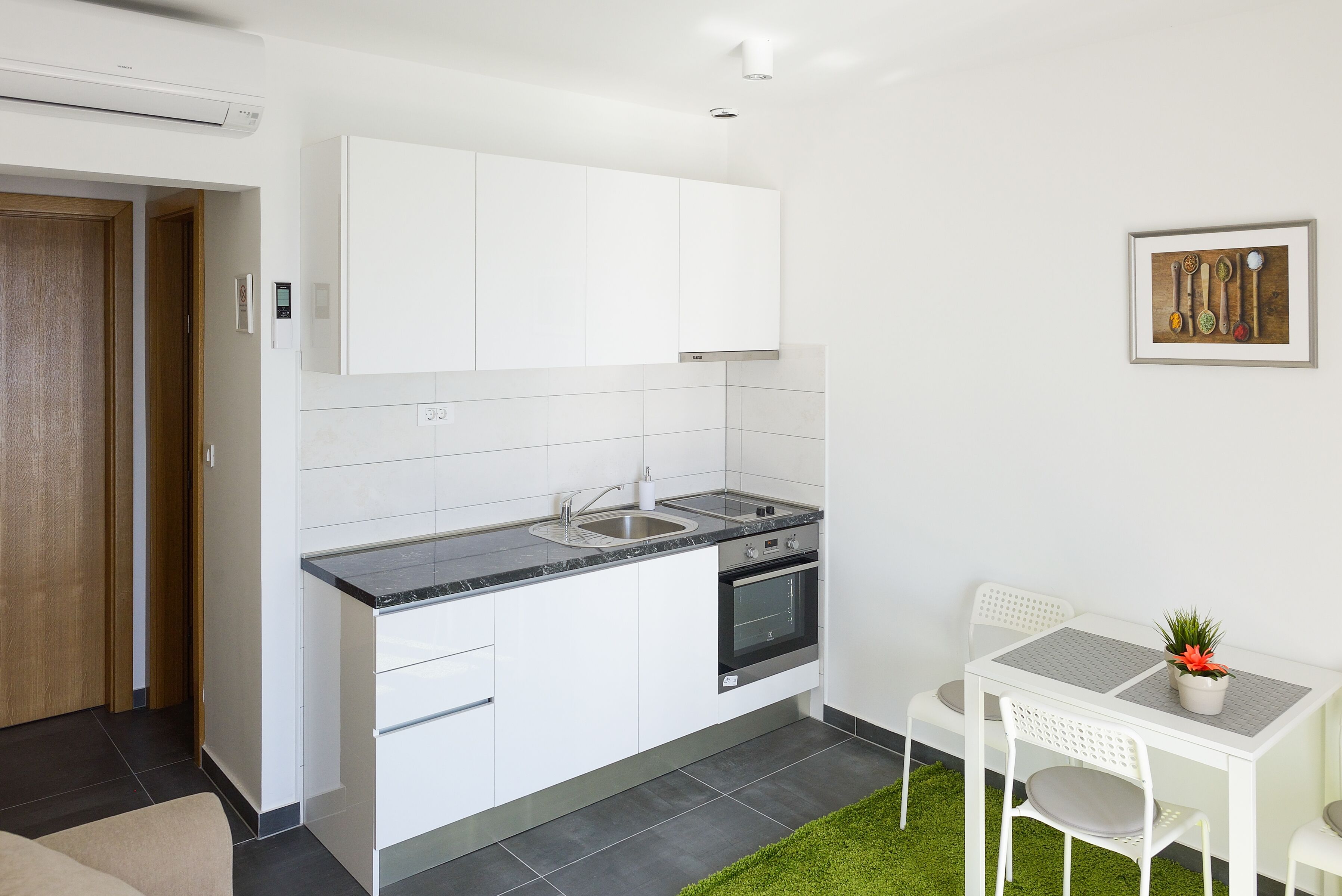 Apartment, Sea View | Private kitchen | Fridge, stovetop, electric kettle, cookware/dishes/utensils