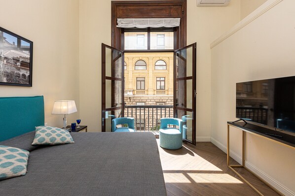 3 bedrooms, iron/ironing board, travel crib, free WiFi