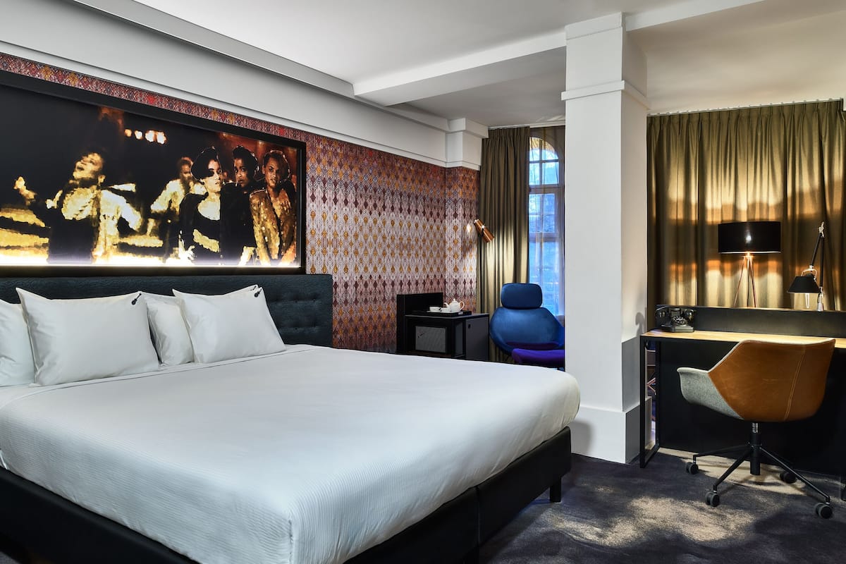 1 slaapkamer, luxe beddengoed, een kluis op de kamer, een bureau