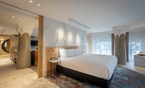 1 bedroom, premium bedding, in-room safe, desk