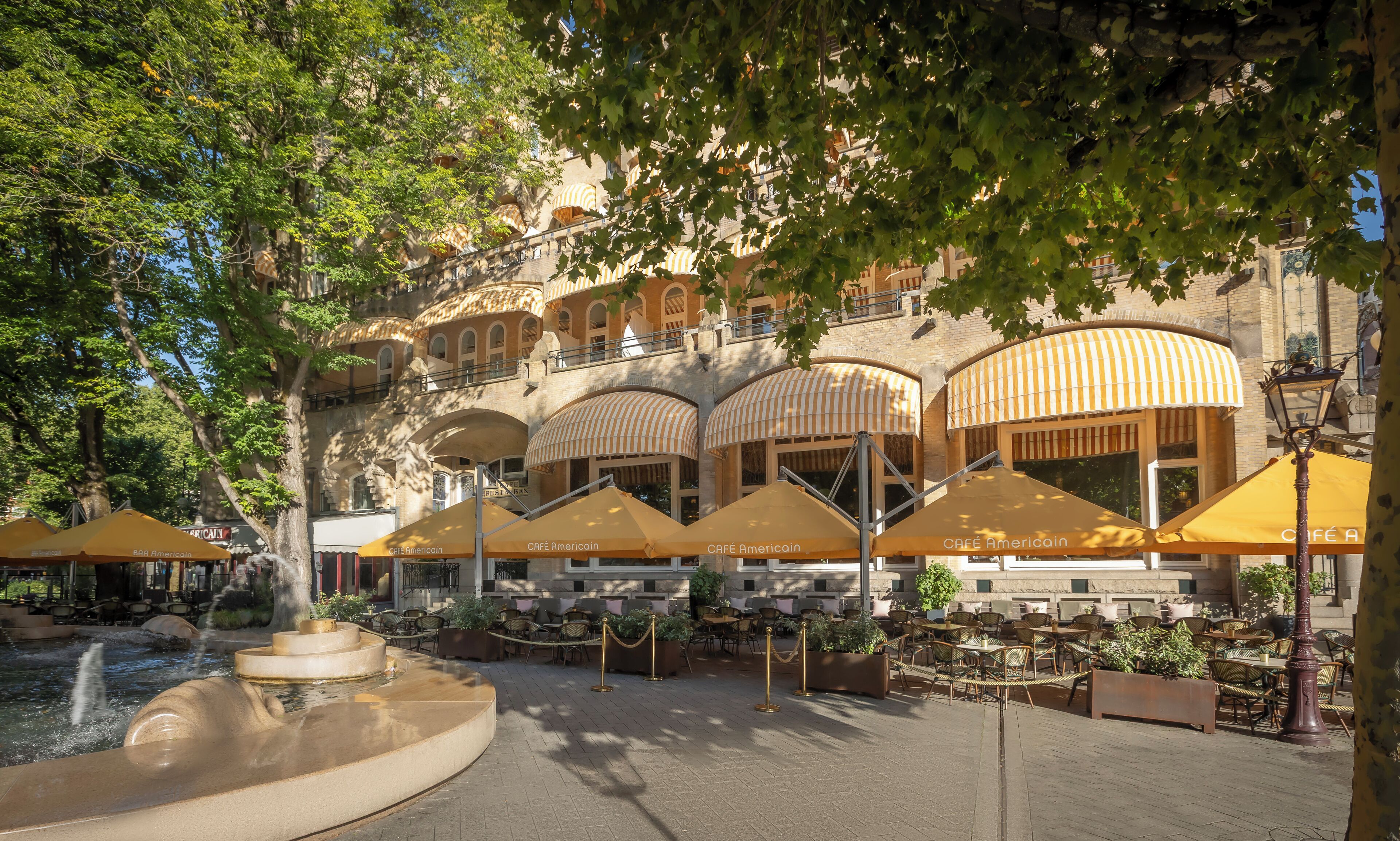 breakfast, lunch and dinner served