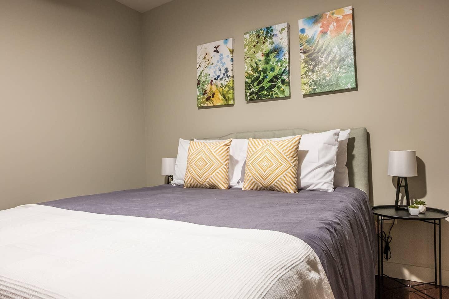 Frontdesk | Chic Flat in Downtown Louisville