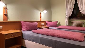 Zweibettzimmer | Individuell dekoriert, individuell eingerichtet, kostenloses WLAN