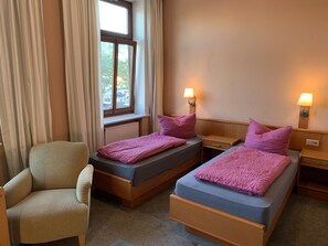 Twin Room | Individually decorated, individually furnished, free WiFi, bed sheets