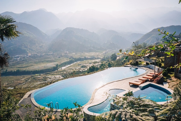 Piscina de vora infinita