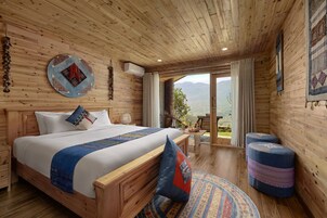 Deluxe Double Pool Side, Mountain view | Premium bedding, minibar, individually decorated, individually furnished