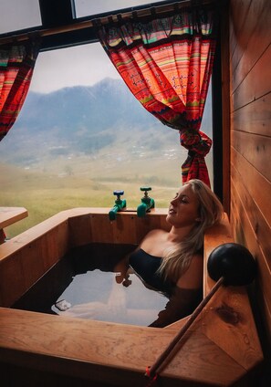 Couples treatment rooms, body treatments, Thai massages, facials