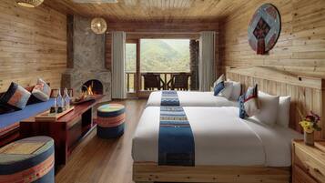 Habitació prèmium, balcó, vistes a la muntanya | 1 dormitori, roba de llit d'alta qualitat i minibar