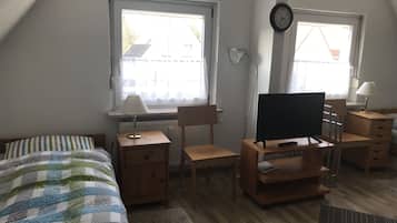 Apartment, 2 Bedrooms, Balcony | 2 bedrooms, WiFi (free), bed sheets