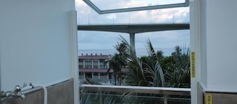 Golden Station Hot Spring