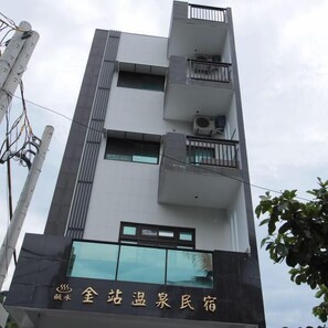 Fachada de la propiedad