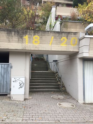 Overnatningsstedets indgangsparti