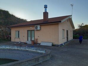 Exterior - Villa Pace and Serenita on a hill with good views 6 seats, 4 rooms, poss cars (Nissoria)