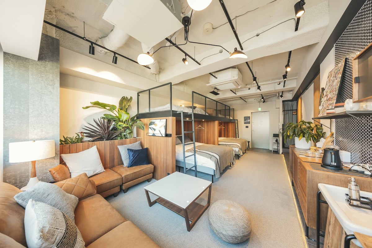 Suite estudio estándar (4F) | Decoración personalizada, muebles diferentes y wifi gratis