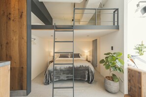 Decoración personalizada, muebles diferentes y wifi gratis