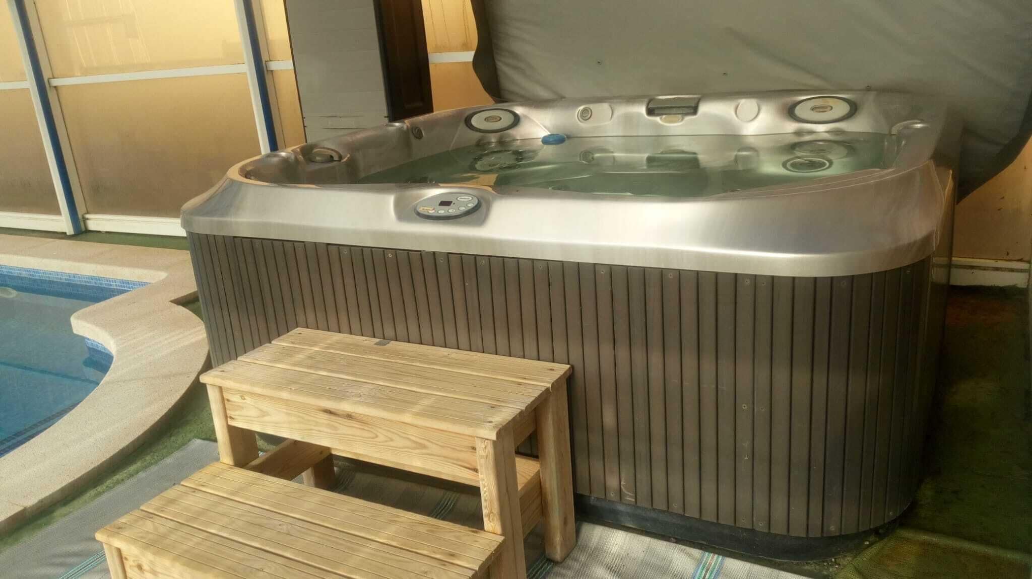 Bain à remous extérieur