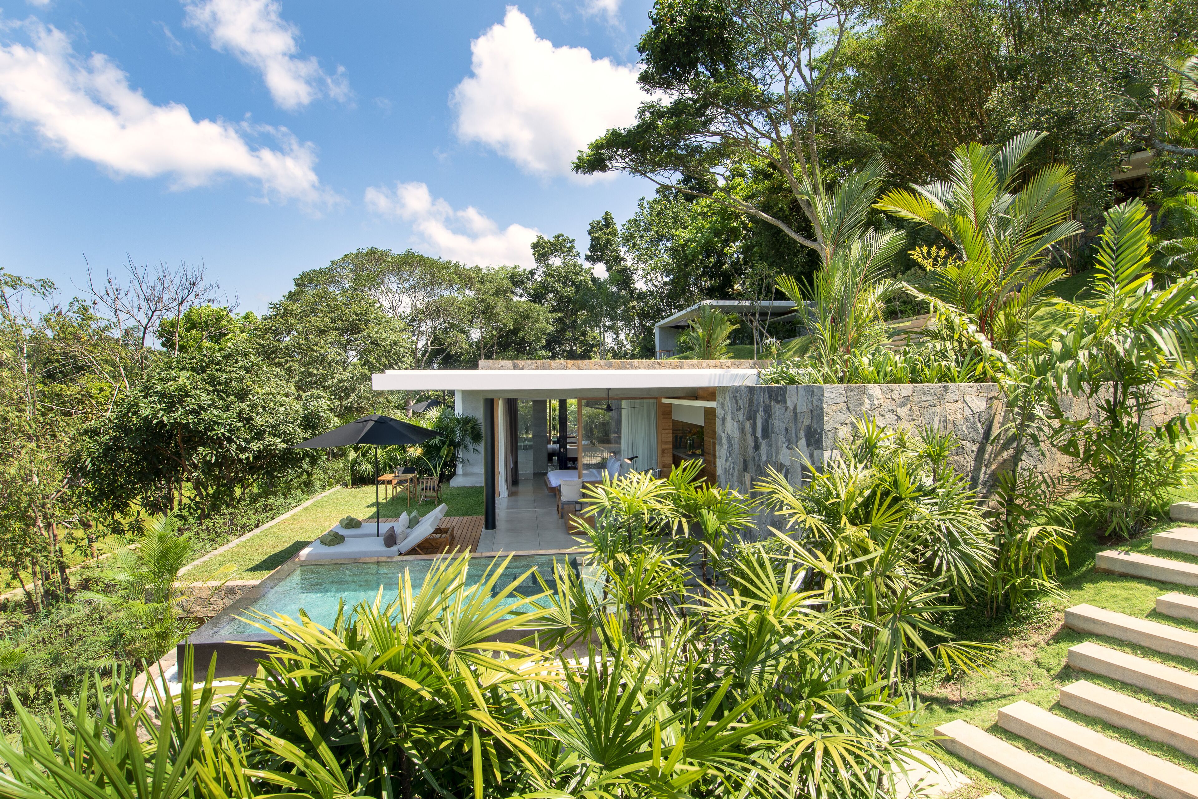Two Bedroom Colonial Villa with Pool | ガーデン ビュー