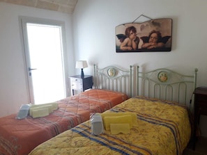 6 Schlafzimmer, Zimmersafe, Bügeleisen/Bügelbrett, Reisekinderbett