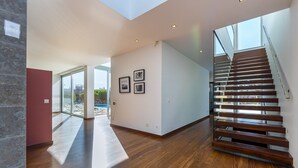 Unclassified image, 4 of 34, button - Villa Ocean Pine, a bright, modern villa located close to the sea with the option to heat the pool (Albufeira)