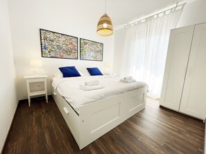 2 bedrooms, iron/ironing board, travel cot, WiFi