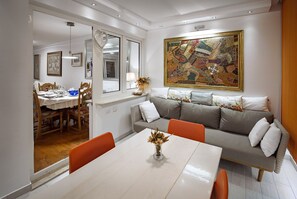Dining - Apartment Rosa 4*, Spacious Apartment with a Sea View (Krk)