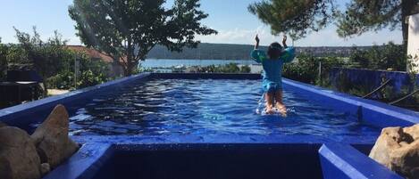 Piscine extérieure, piscine chauffée