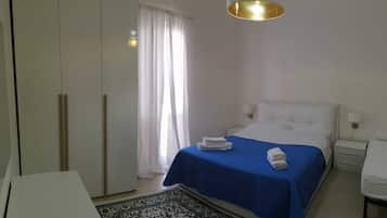 2 bedrooms, iron/ironing board, WiFi