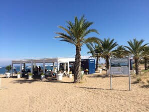 Beach nearby, sun-loungers