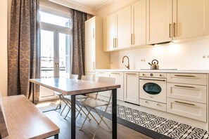 高級公寓, 2 間臥室 | 私人廚房 | 大型雪櫃/冰箱、焗爐、爐具、洗碗機