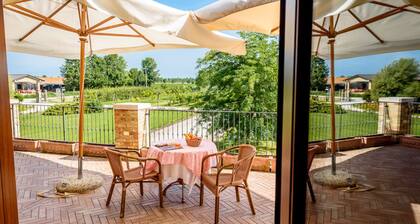 Folaghe 3, apartment with terrace overlooking the grove