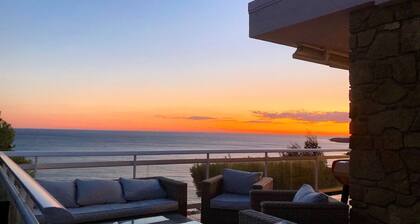 Large family villa with exceptional view of the Calanques - sleeps 10