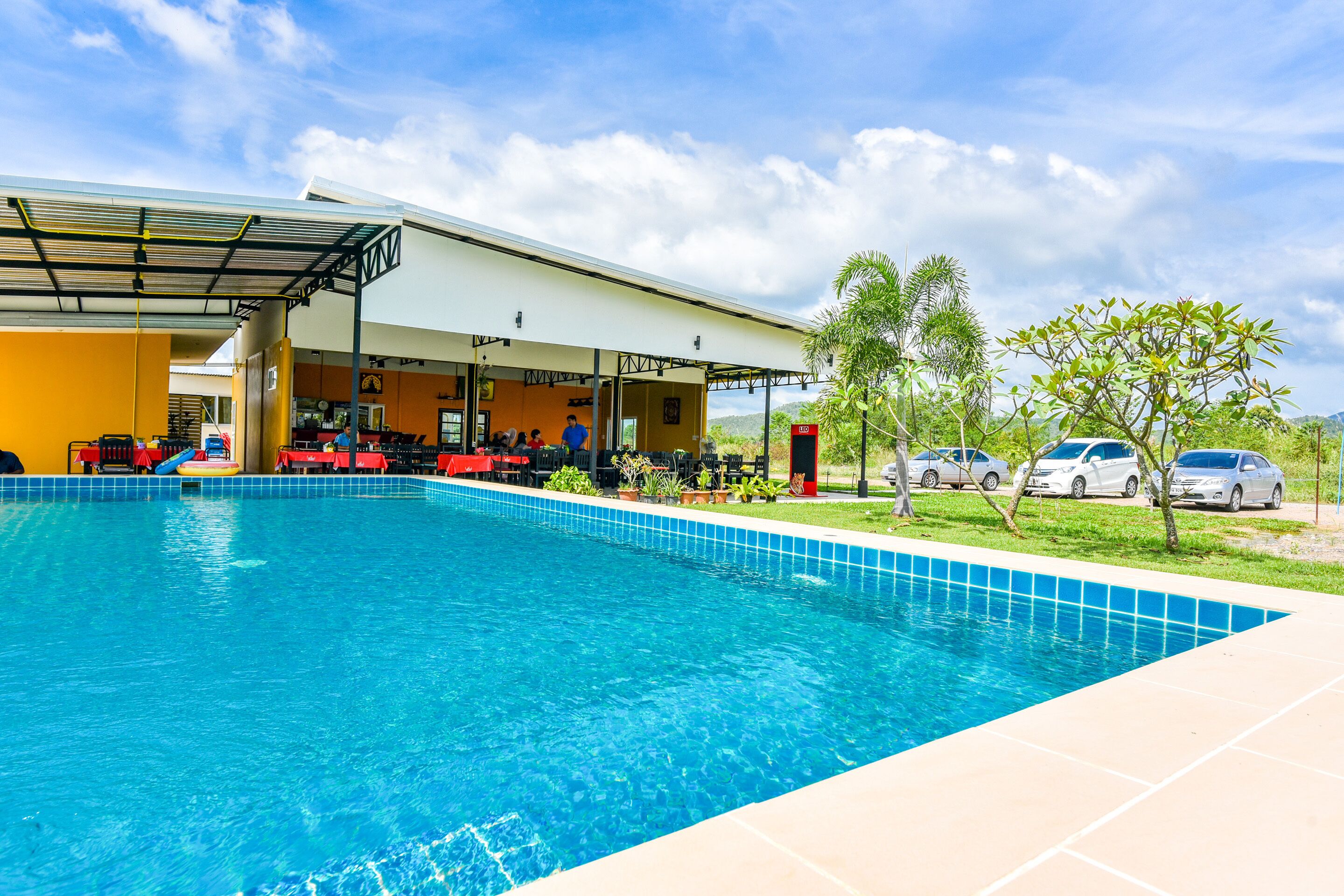 Außenpool, Liegestühle