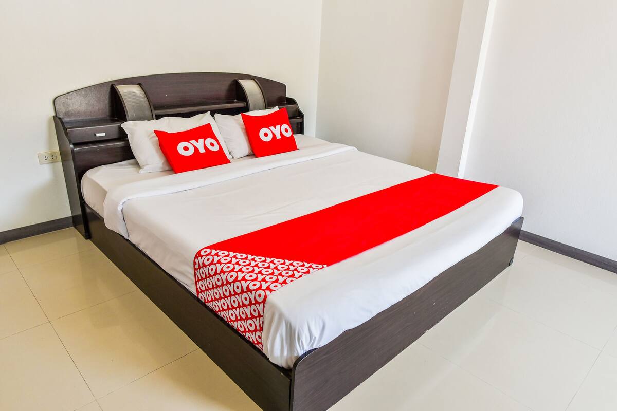 Standard Double Room | Free WiFi, bed sheets
