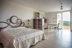 Triple Room, Kitchenette | Desk, free WiFi - Il Pavone Errante (Mercato Saraceno)