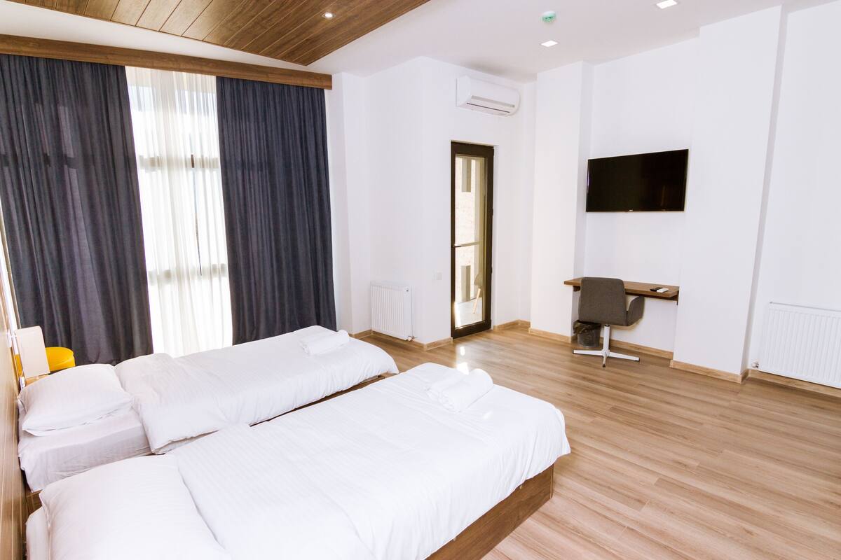 Deluxe Triple Room, Balcony, Mountain View